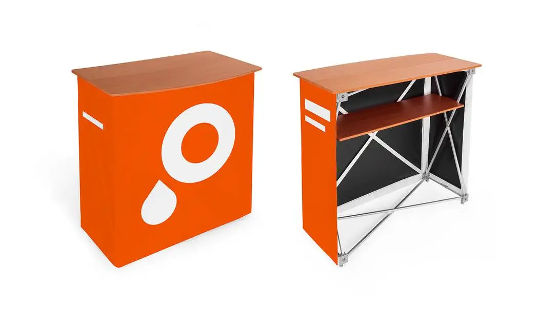 Comptoirs d'exposition droits Article Comptoirs d'exposition droits